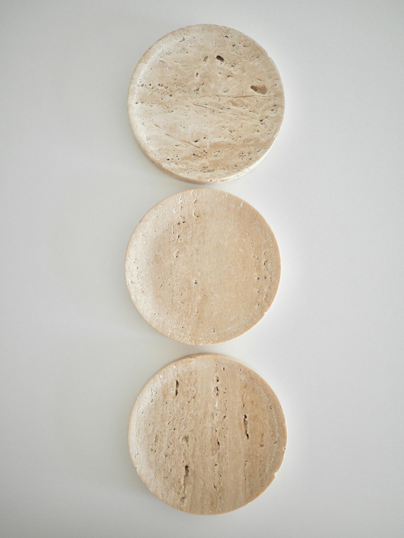 Malli Dish Travertine